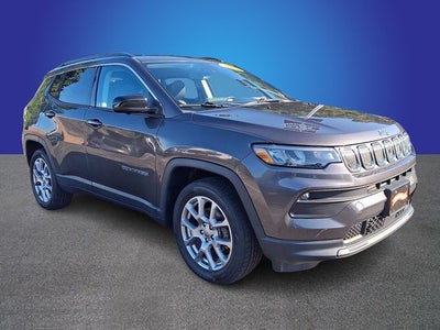2022 Jeep Compass Latitude Lux