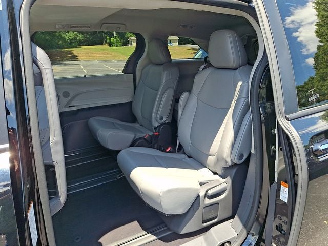 2024 Toyota Sienna XLE 8 Passenger