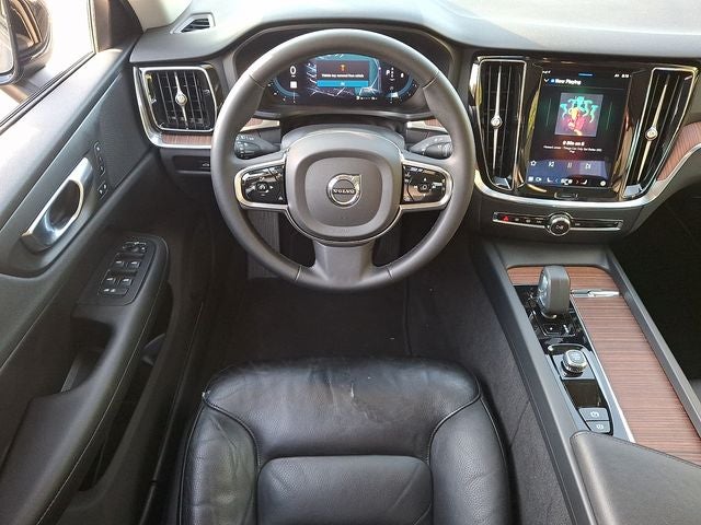 2024 Volvo S60 B5 Plus Dark Theme