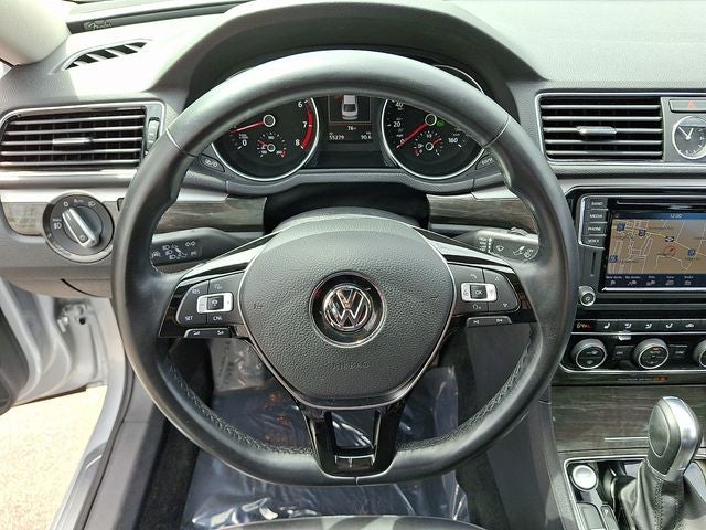 2017 Volkswagen Passat SEL Premium