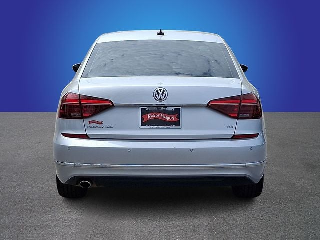 2017 Volkswagen Passat SEL Premium