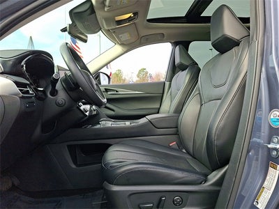 2023 INFINITI QX60 LUXE