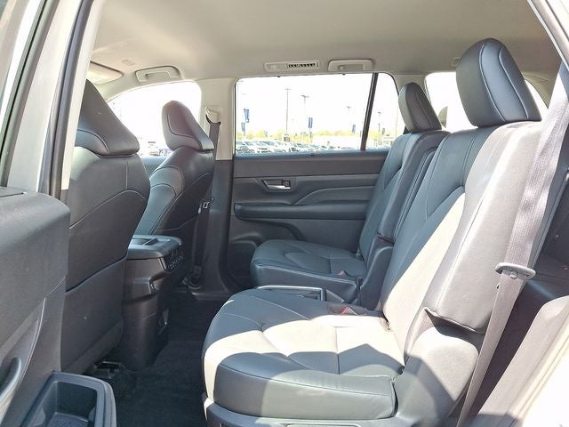 2025 Toyota Grand Highlander Base