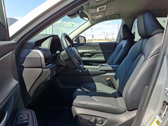 2025 Toyota Grand Highlander Base