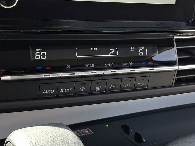 2025 Toyota Sienna LE 8 Passenger