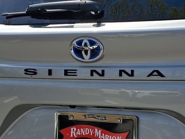 2025 Toyota Sienna LE 8 Passenger