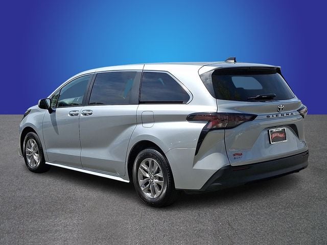2025 Toyota Sienna LE 8 Passenger
