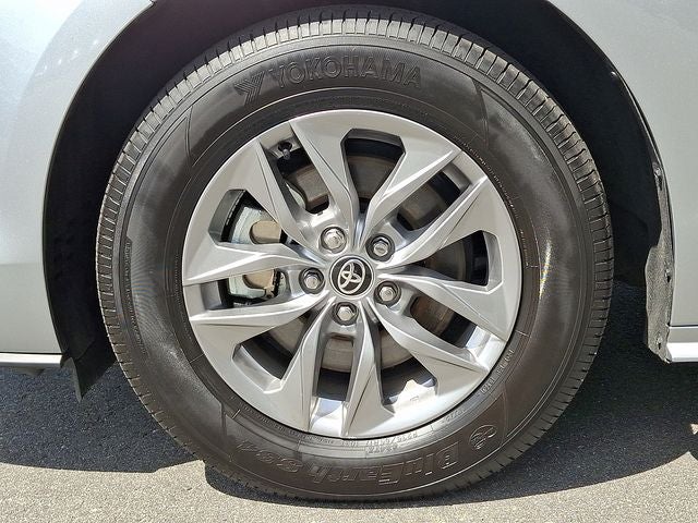 2025 Toyota Sienna LE 8 Passenger