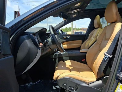 2023 Volvo XC60 B6 Ultimate Bright Theme