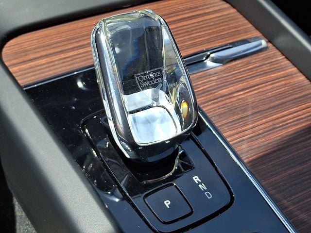 2023 Volvo XC60 B6 Ultimate Bright Theme