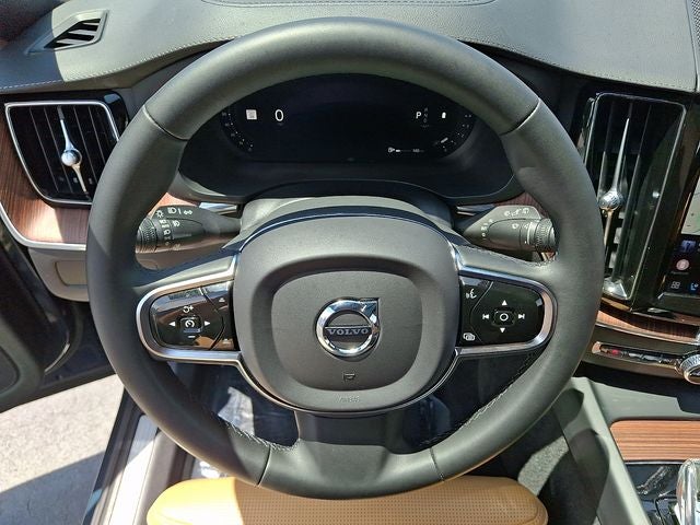 2023 Volvo XC60 B6 Ultimate Bright Theme