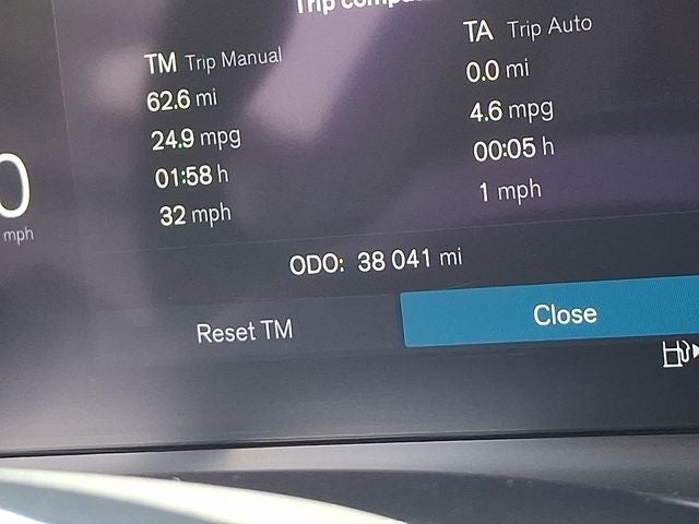 2023 Volvo XC60 B6 Ultimate Bright Theme