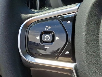 2023 Volvo XC60 B6 Ultimate Bright Theme