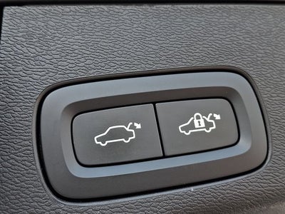 2023 Volvo XC60 B6 Ultimate Bright Theme