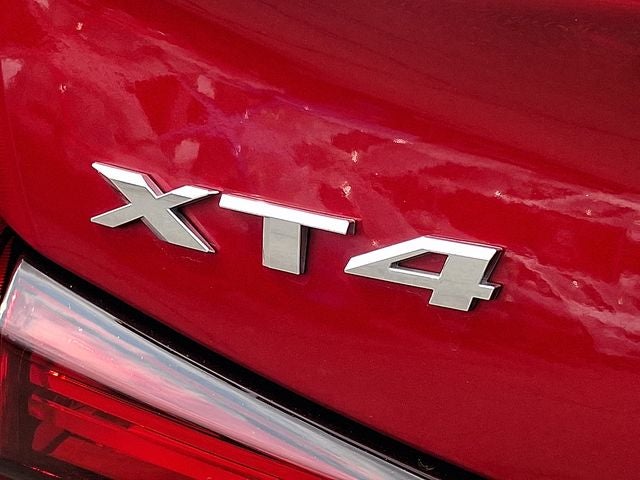 2024 Cadillac XT4 Premium Luxury