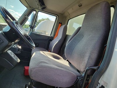 2018 International 4300 26FT BOX