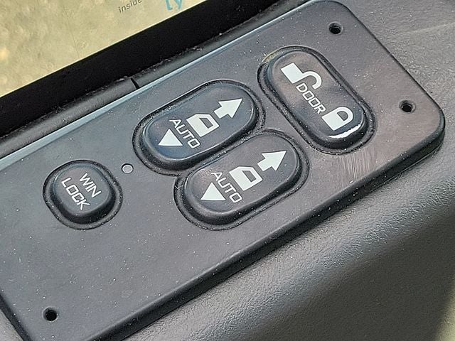 2018 International 4300 26FT BOX