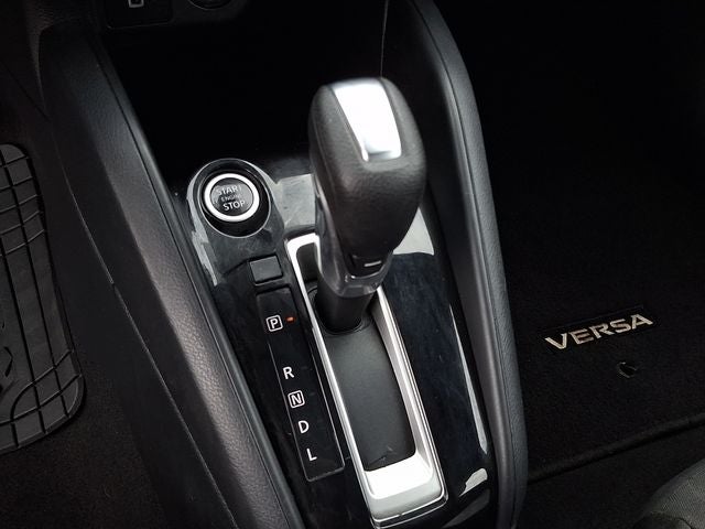 2022 Nissan Versa 1.6 SR