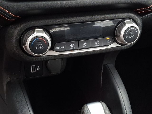 2022 Nissan Versa 1.6 SR
