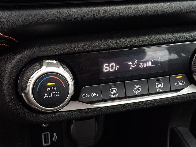 2022 Nissan Versa 1.6 SR