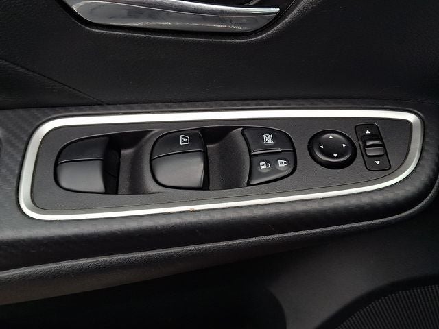 2022 Nissan Versa 1.6 SR