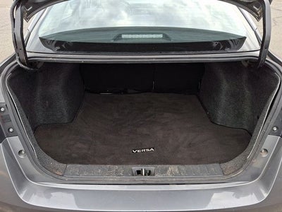 2022 Nissan Versa 1.6 SR