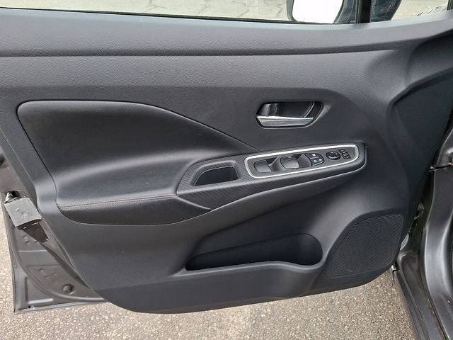 2022 Nissan Versa 1.6 SR