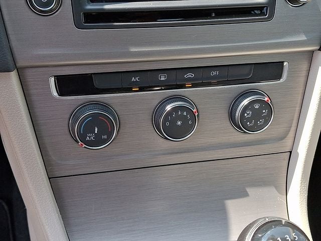 2017 Volkswagen Golf TSI S 4-Door