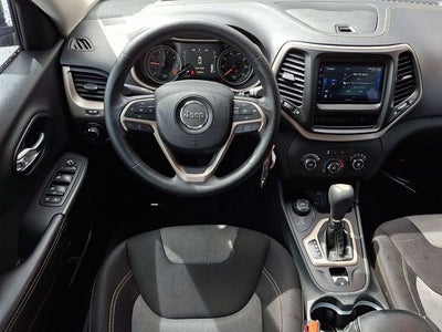 2015 Jeep Cherokee Sport