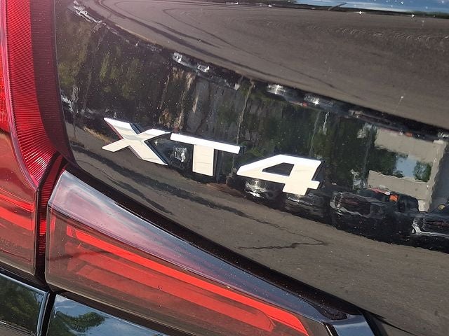 2023 Cadillac XT4 FWD Premium Luxury