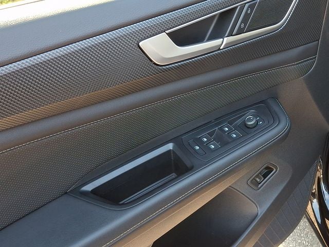 2025 Volkswagen Atlas Cross Sport 2.0T SEL R-Line Black