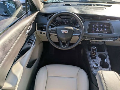 2023 Cadillac XT4 Premium Luxury