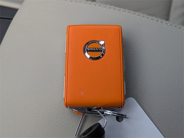 2023 Volvo XC40 B5 Plus Dark Theme