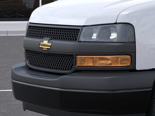 2026 Chevrolet Express Passenger 1LS