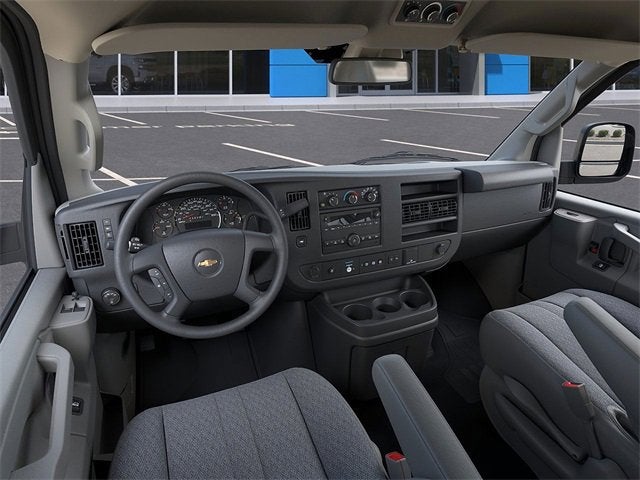 2025 Chevrolet Express Passenger 3500 1LT