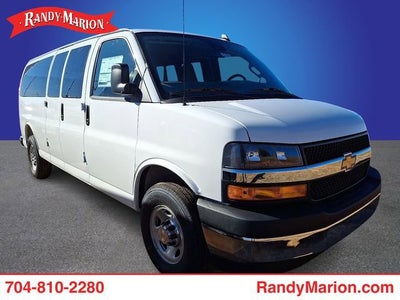 2025 Chevrolet Express Passenger 1LT