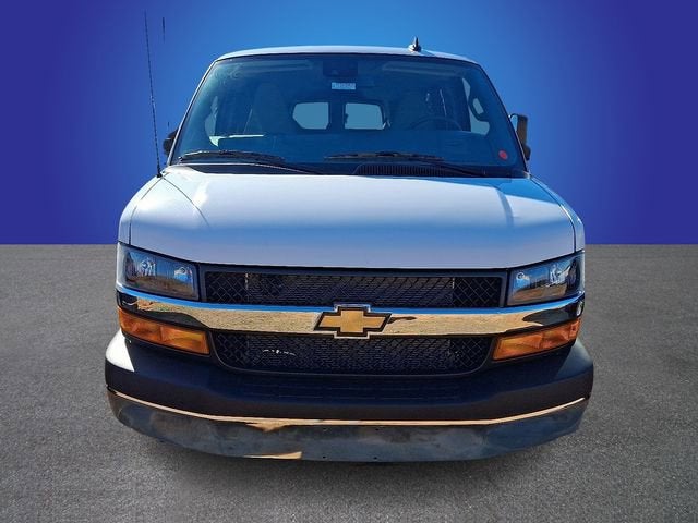 2025 Chevrolet Express Passenger 1LT