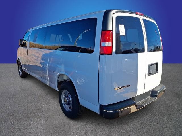2025 Chevrolet Express Passenger 1LT
