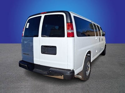 2025 Chevrolet Express Passenger 1LT