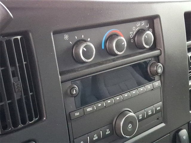 2025 Chevrolet Express Cutaway 3500 1WT