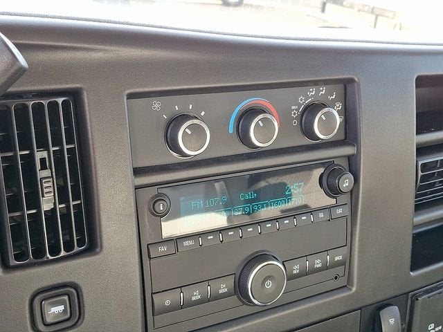 2025 Chevrolet Express Cutaway 3500 1WT