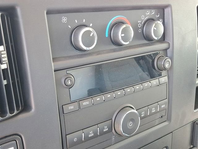 2025 Chevrolet Express Cutaway 3500 1WT