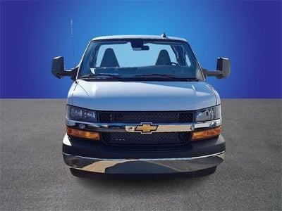 2025 Chevrolet Express Cutaway 3500 1WT