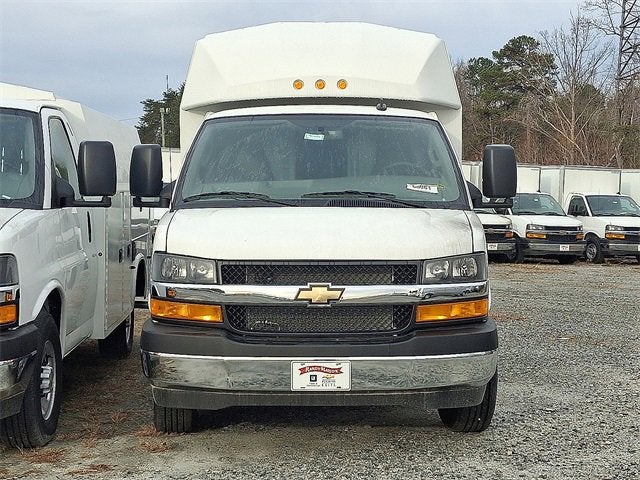 2024 Chevrolet Express Cutaway 3500 1WT