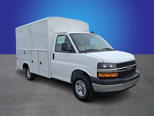 2025 Chevrolet Express Cutaway 3500 1WT