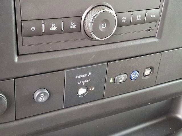 2025 Chevrolet Express Cutaway 3500 1WT