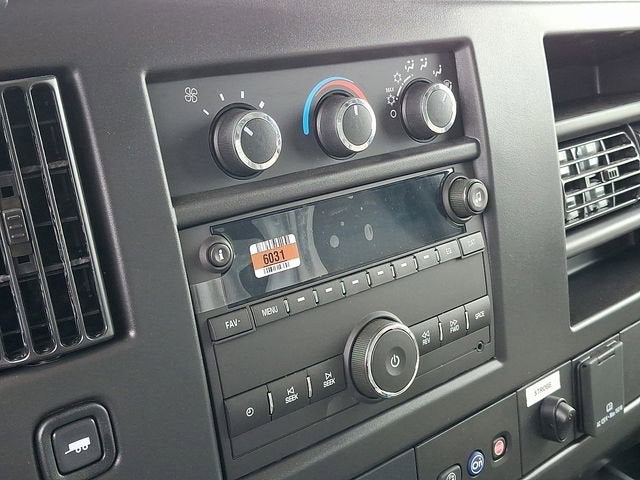 2025 Chevrolet Express Cutaway 3500 1WT