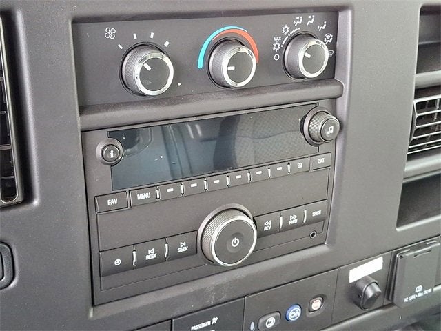 2025 Chevrolet Express Cutaway 3500 1WT