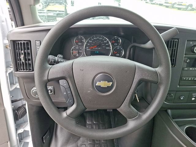 2026 Chevrolet Express Cutaway 3500 1WT
