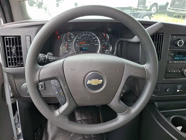 2026 Chevrolet Express Cutaway 3500 1WT